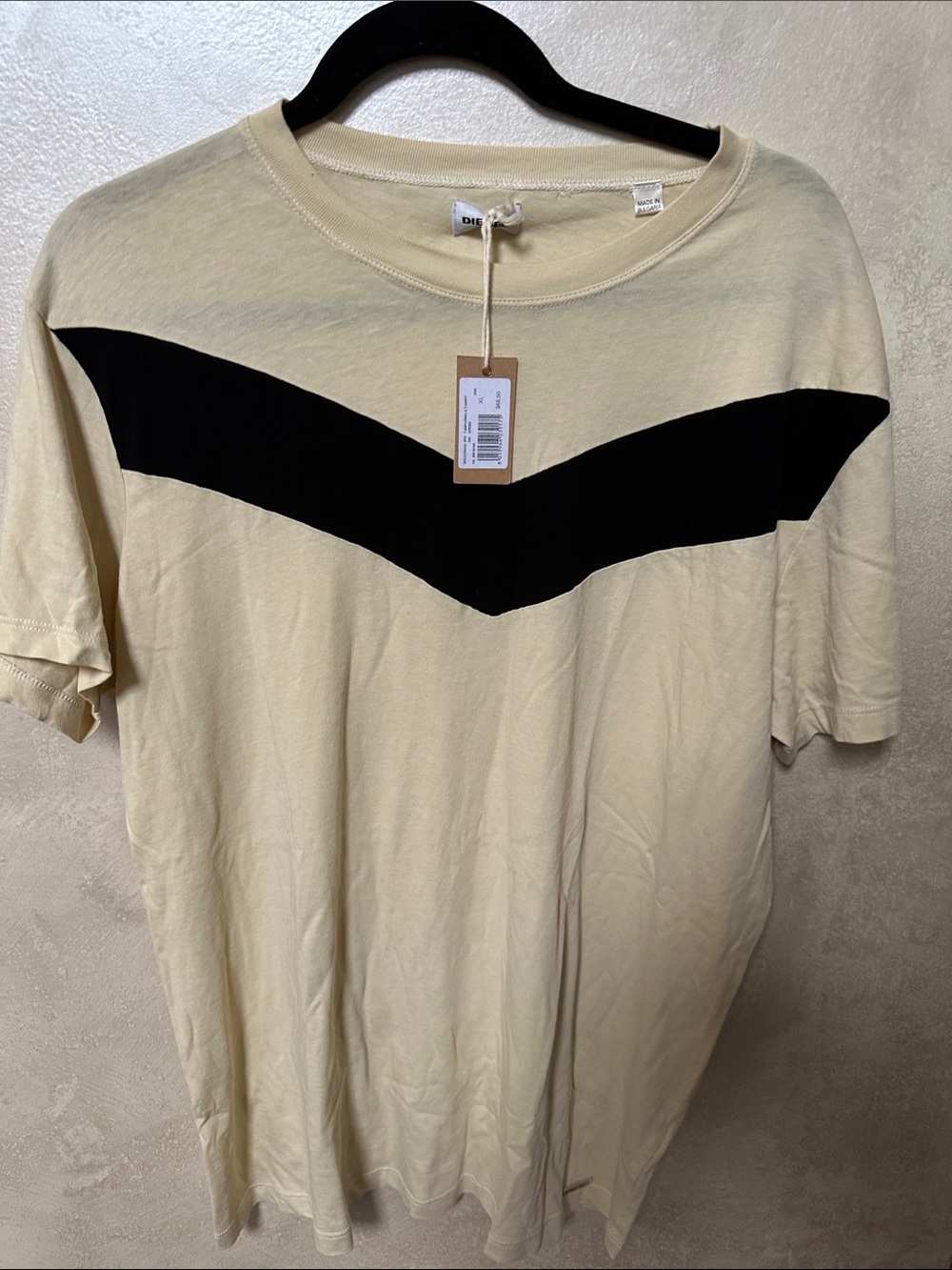 Diesel Cream Short Sleeve Tee with Black Chevron, size XL, new with tags
